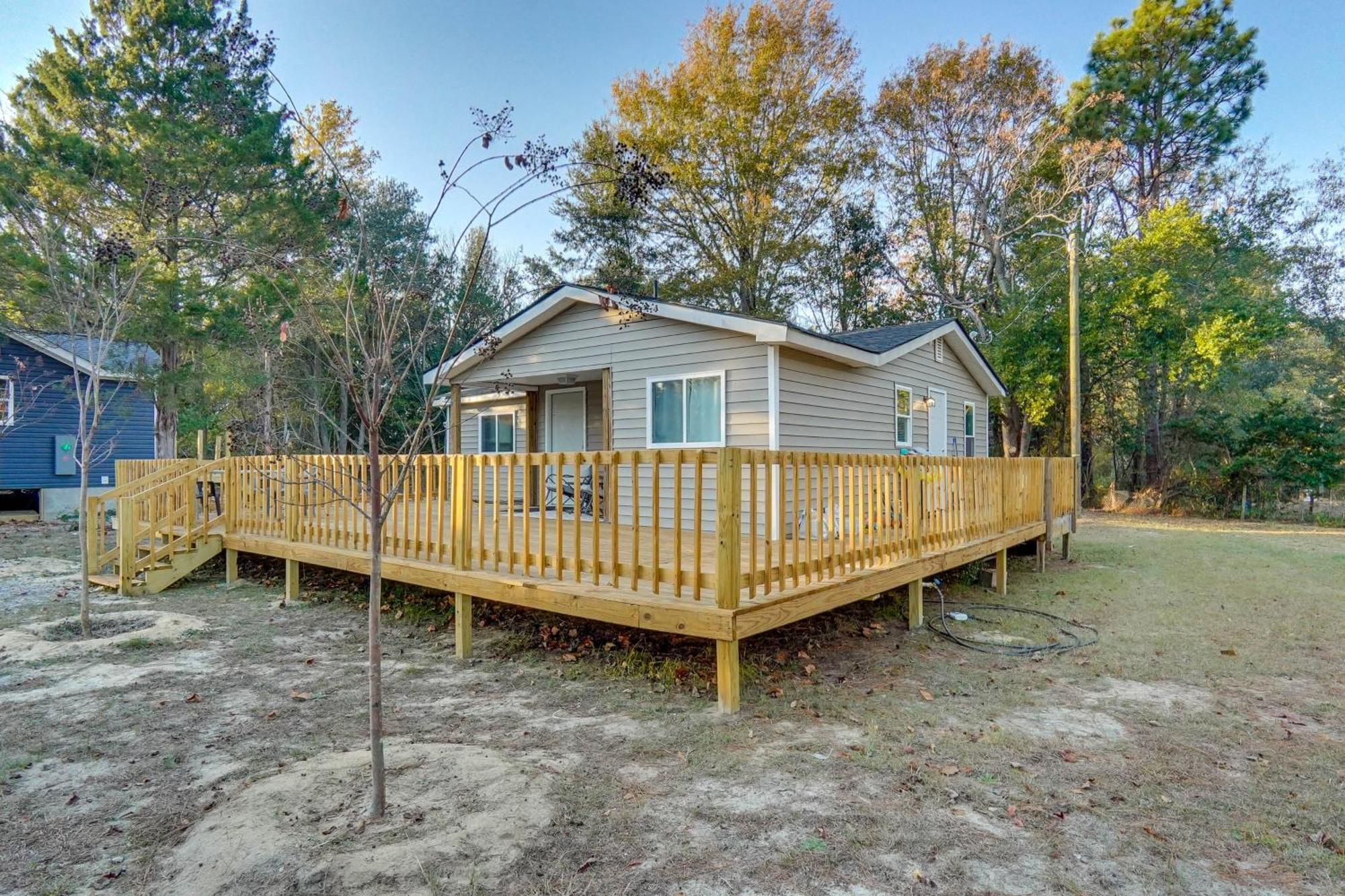 About 8 Mi To Pinehurst Cozy Home With Extended Deck! Aberdeen Exterior photo