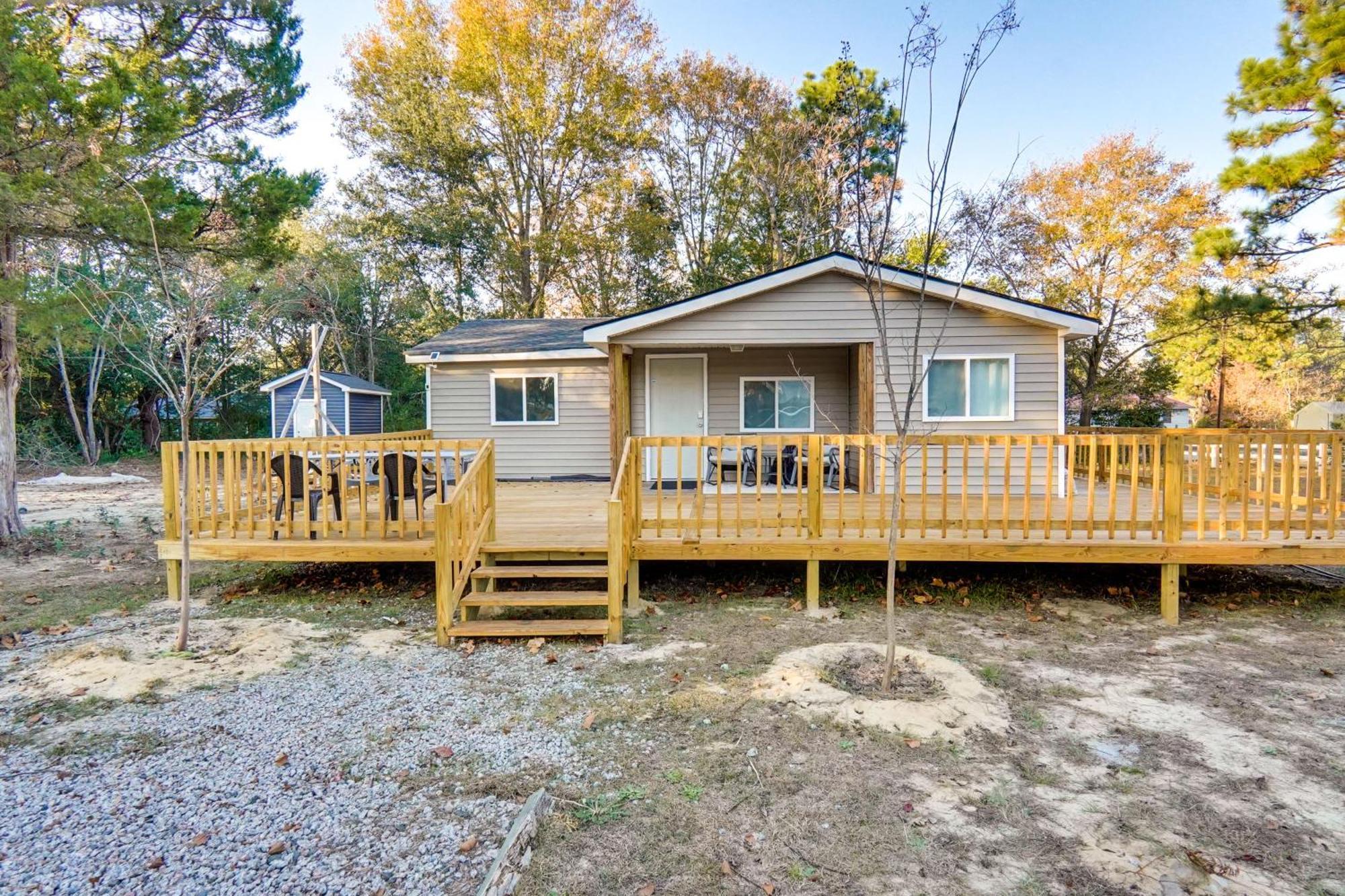 About 8 Mi To Pinehurst Cozy Home With Extended Deck! Aberdeen Exterior photo